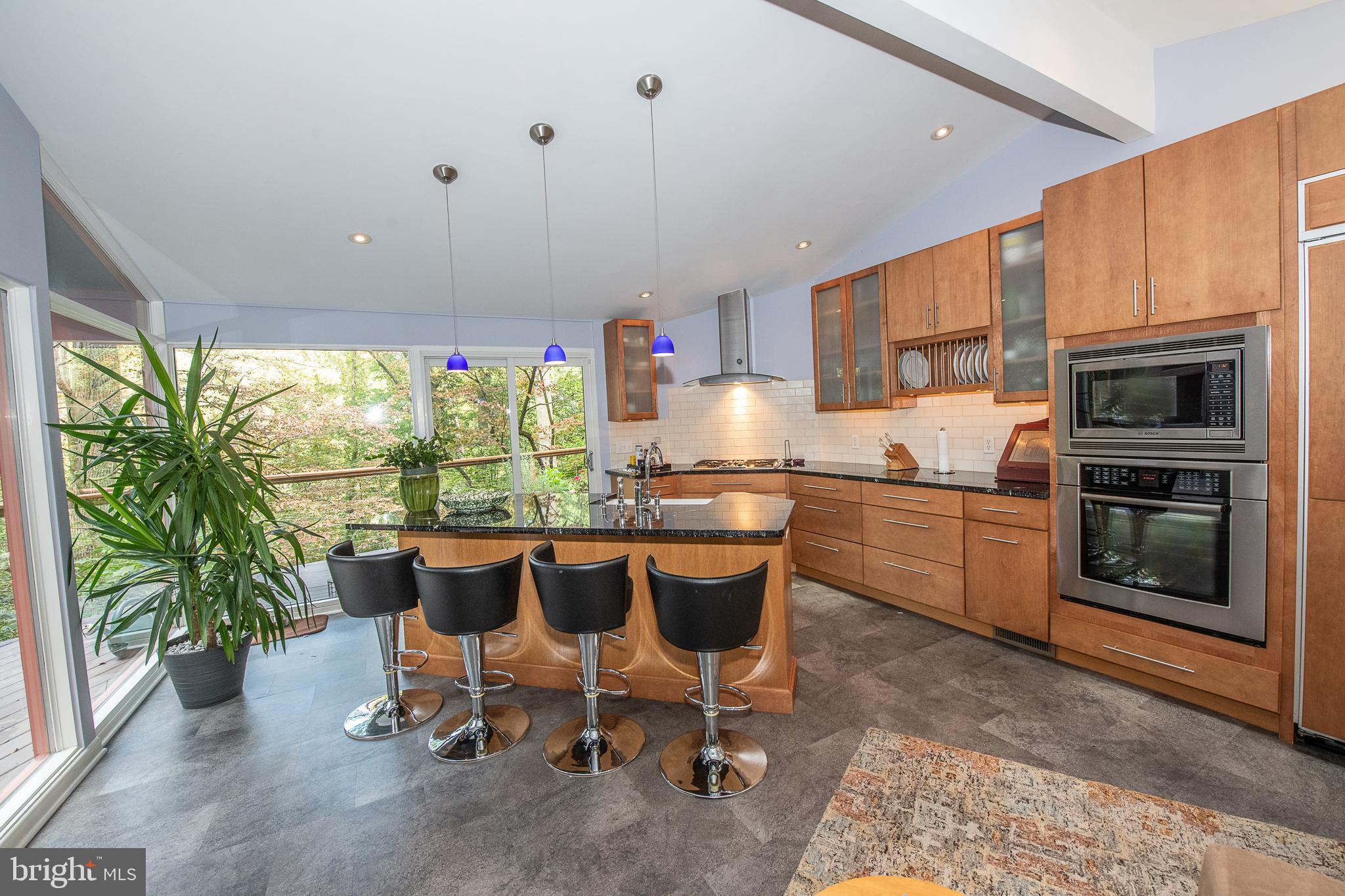 19 Paper Mill Road Newtown Square, PA 19073 - Photo 18 of 72 Clean and modern eat-in-kitchen and FR