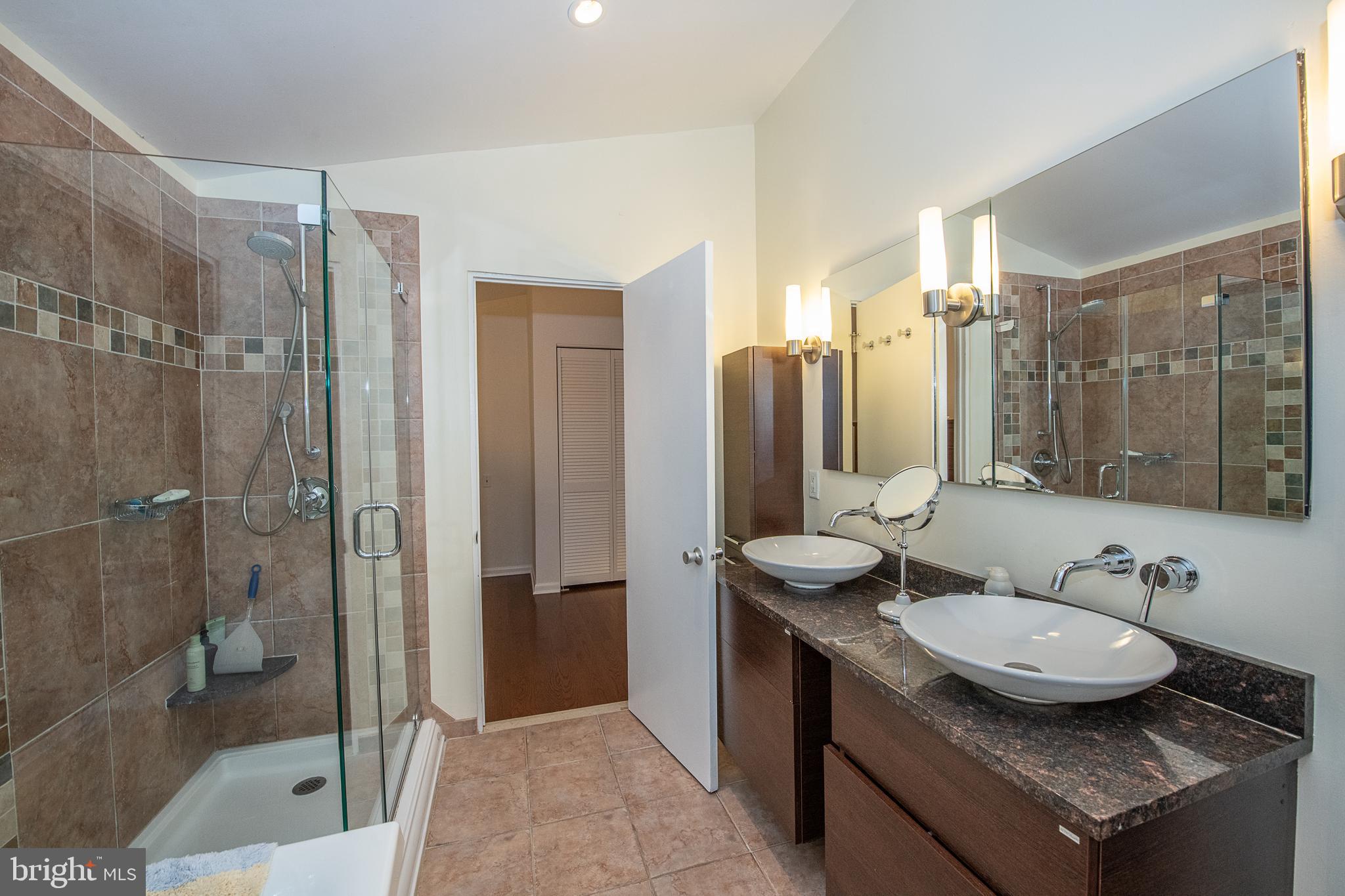 19 Paper Mill Road Newtown Square, PA 19073 - Photo 40 of 72 Modern, luxe en suite bathroom