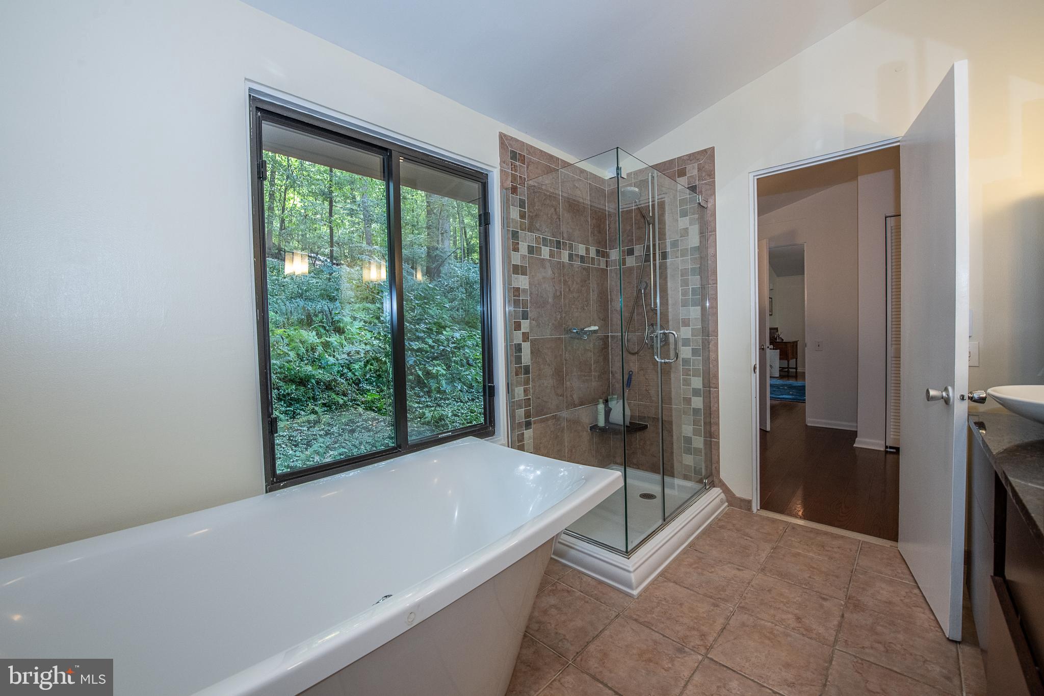 19 Paper Mill Road Newtown Square, PA 19073 - Photo 43 of 72 Glass stall shower