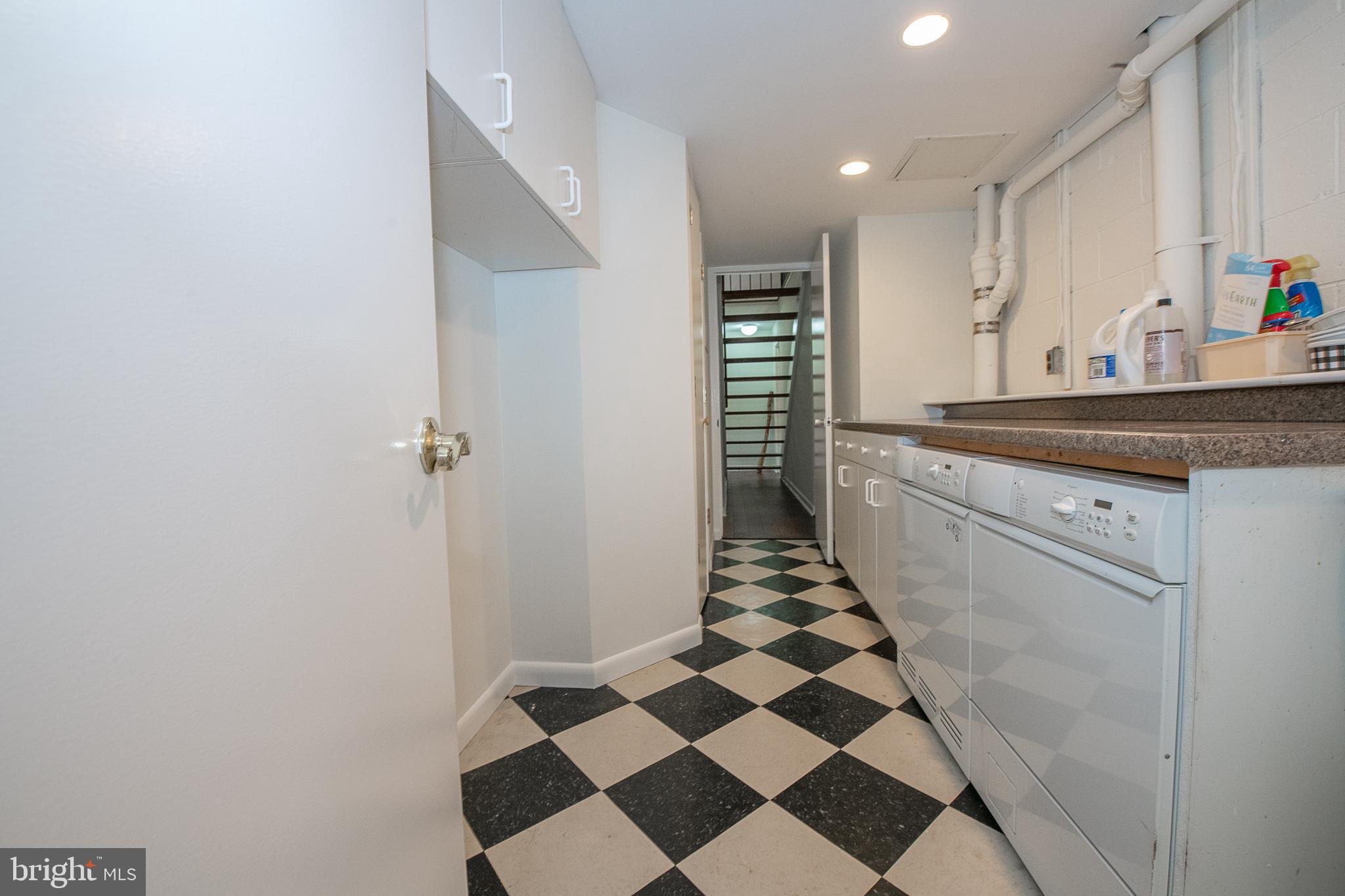 19 Paper Mill Road Newtown Square, PA 19073 - Photo 60 of 72 Laundry area