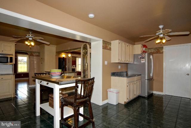 1610 Mentzer Road Lancaster, PA 17602 - Photo 11 of 29 Gallery Image 11
