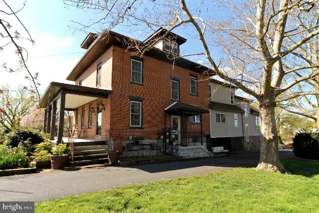 1610 Mentzer Road Lancaster, PA 17602 - Photo 3 of 29 Gallery Image 3