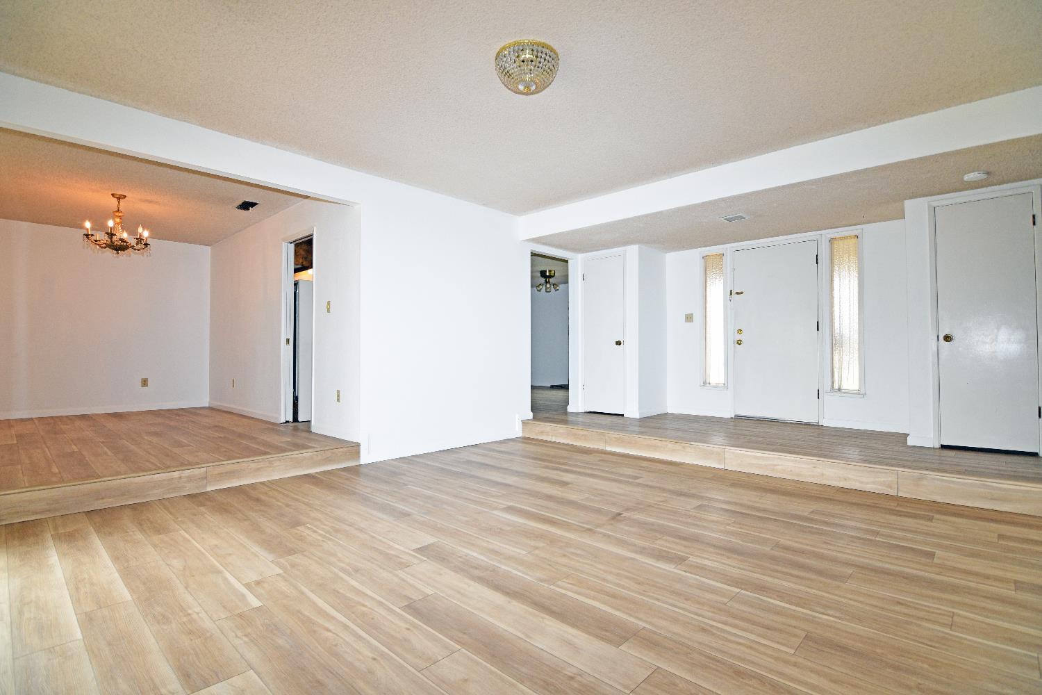 2621 Dels Lane Turlock, CA 95382 - Photo 2 of 38