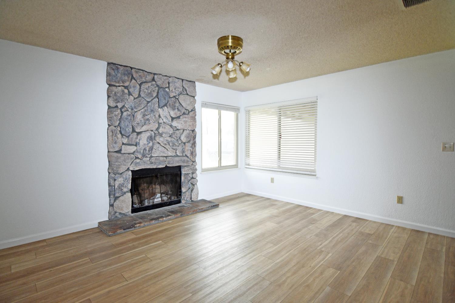 2621 Dels Lane Turlock, CA 95382 - Photo 27 of 38