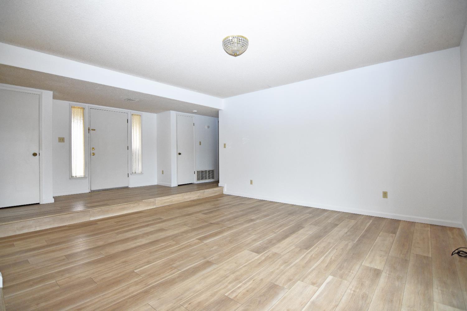 2621 Dels Lane Turlock, CA 95382 - Photo 6 of 38