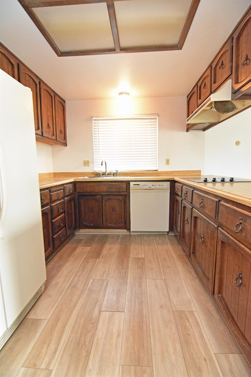 2621 Dels Lane Turlock, CA 95382 - Photo 8 of 38