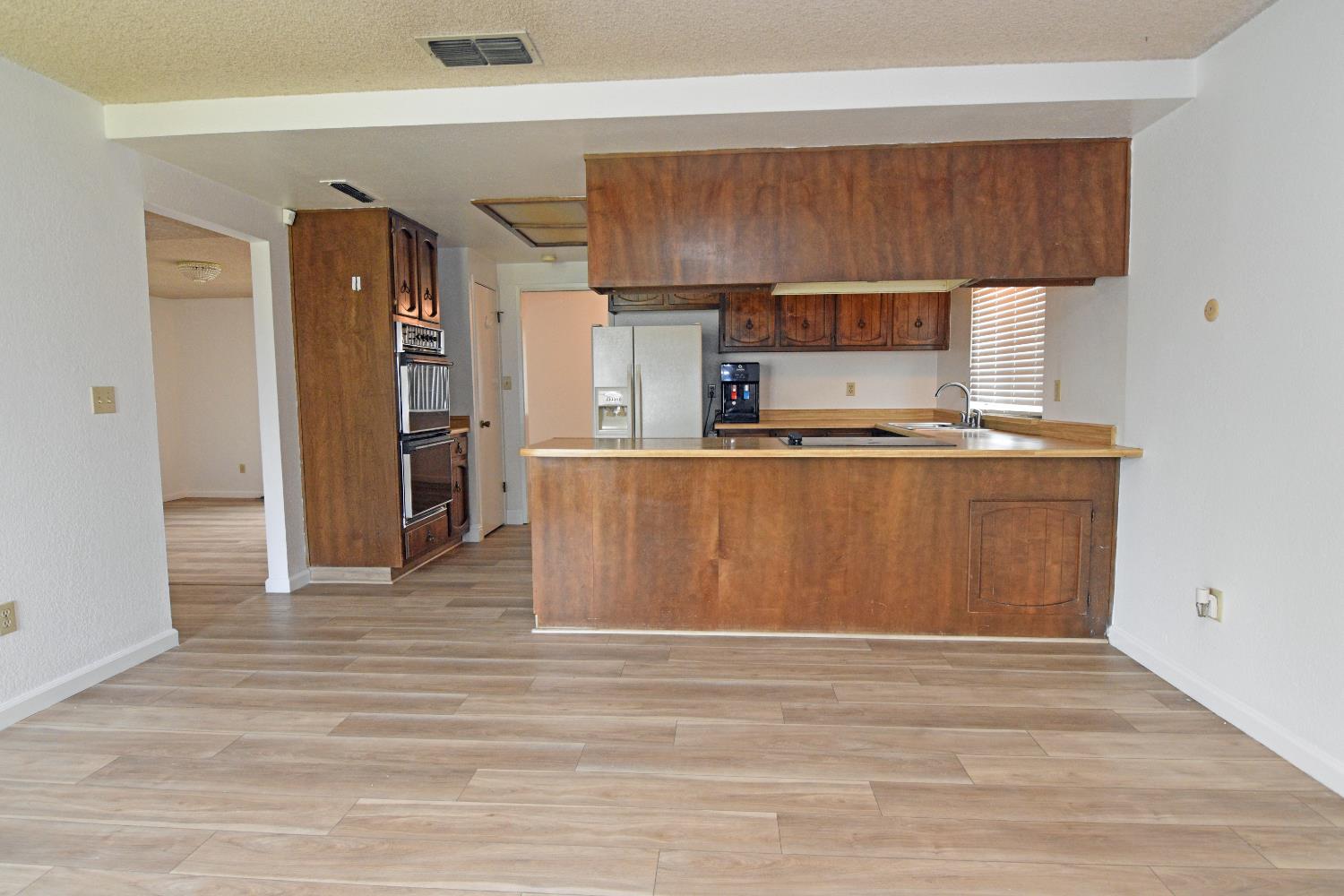 2621 Dels Lane Turlock, CA 95382 - Photo 9 of 38