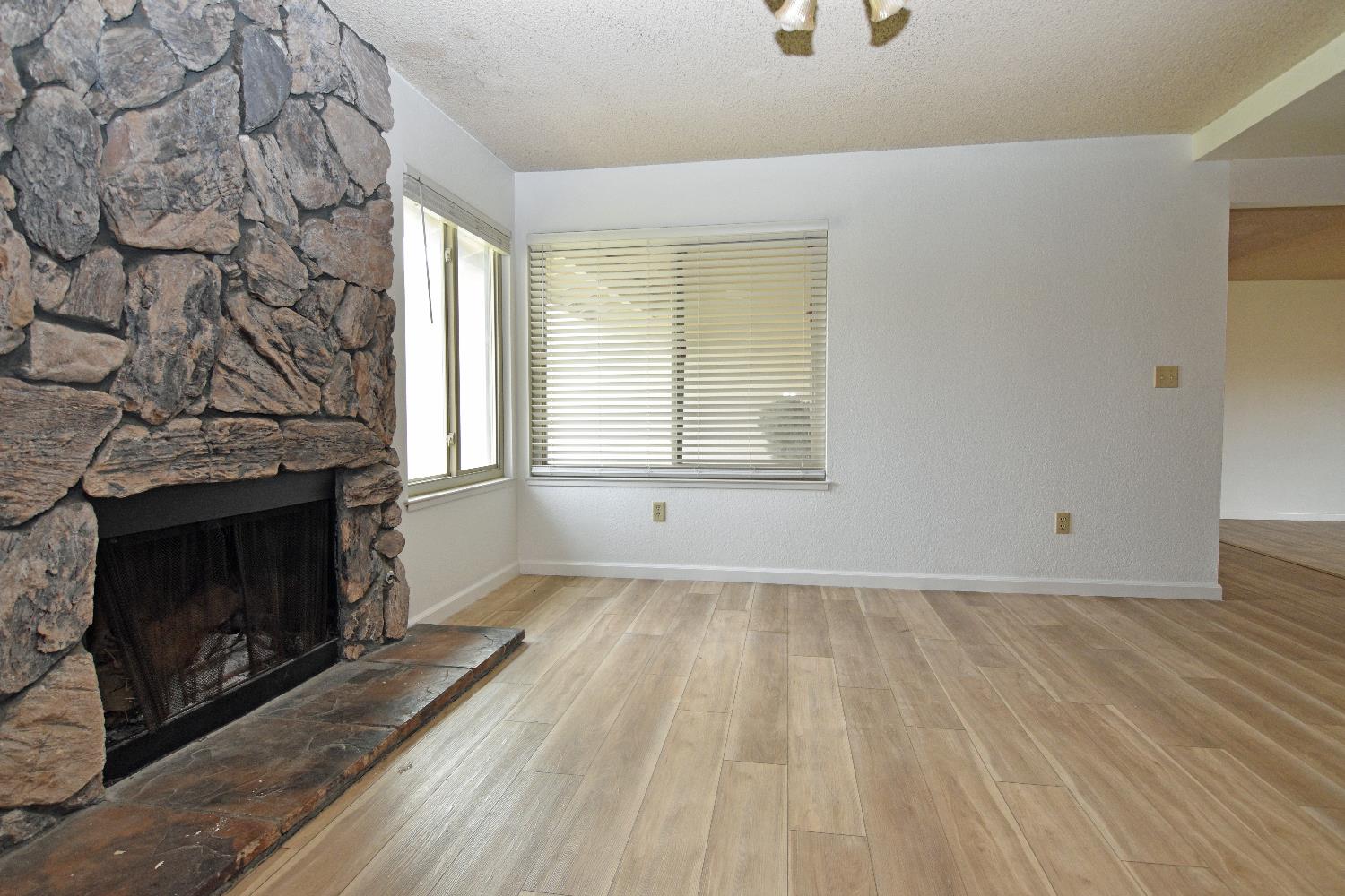 2621 Dels Lane Turlock, CA 95382 - Photo 10 of 38