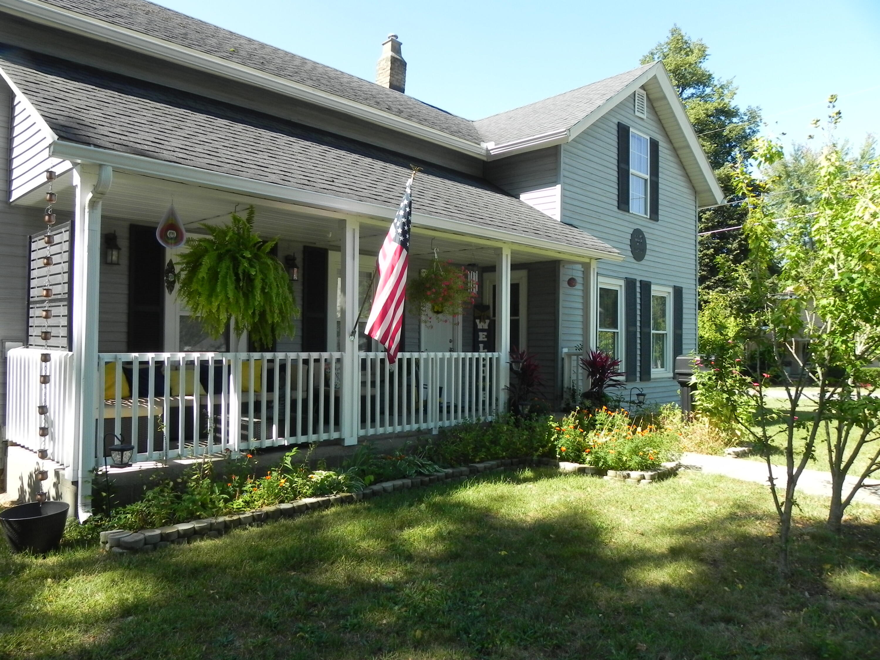 107 North John Street Decatur, MI 49045 - Photo 32 of 34 FRONT PORCH