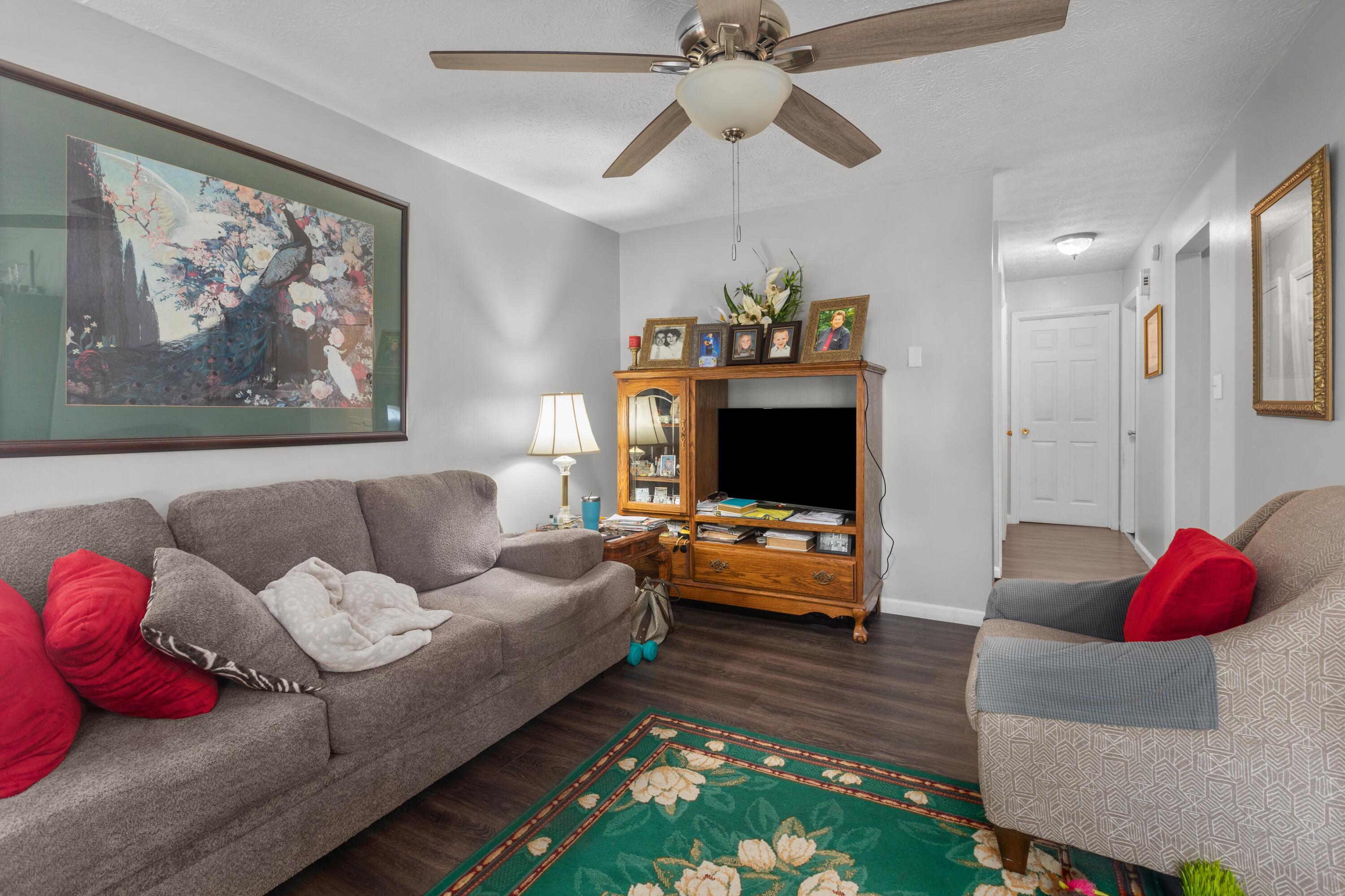 329-331 Rebel Road Nicholasville, KY 40356 - Photo 4 of 21 2S7A7659