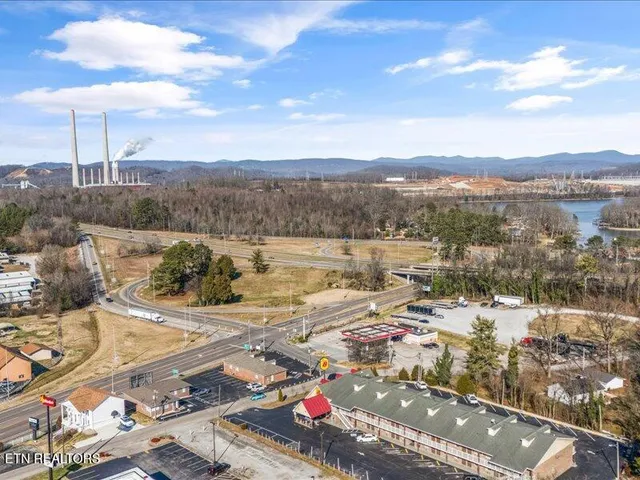 $330,000 | 818 Rosedale Avenue, Kingston, TN 37763