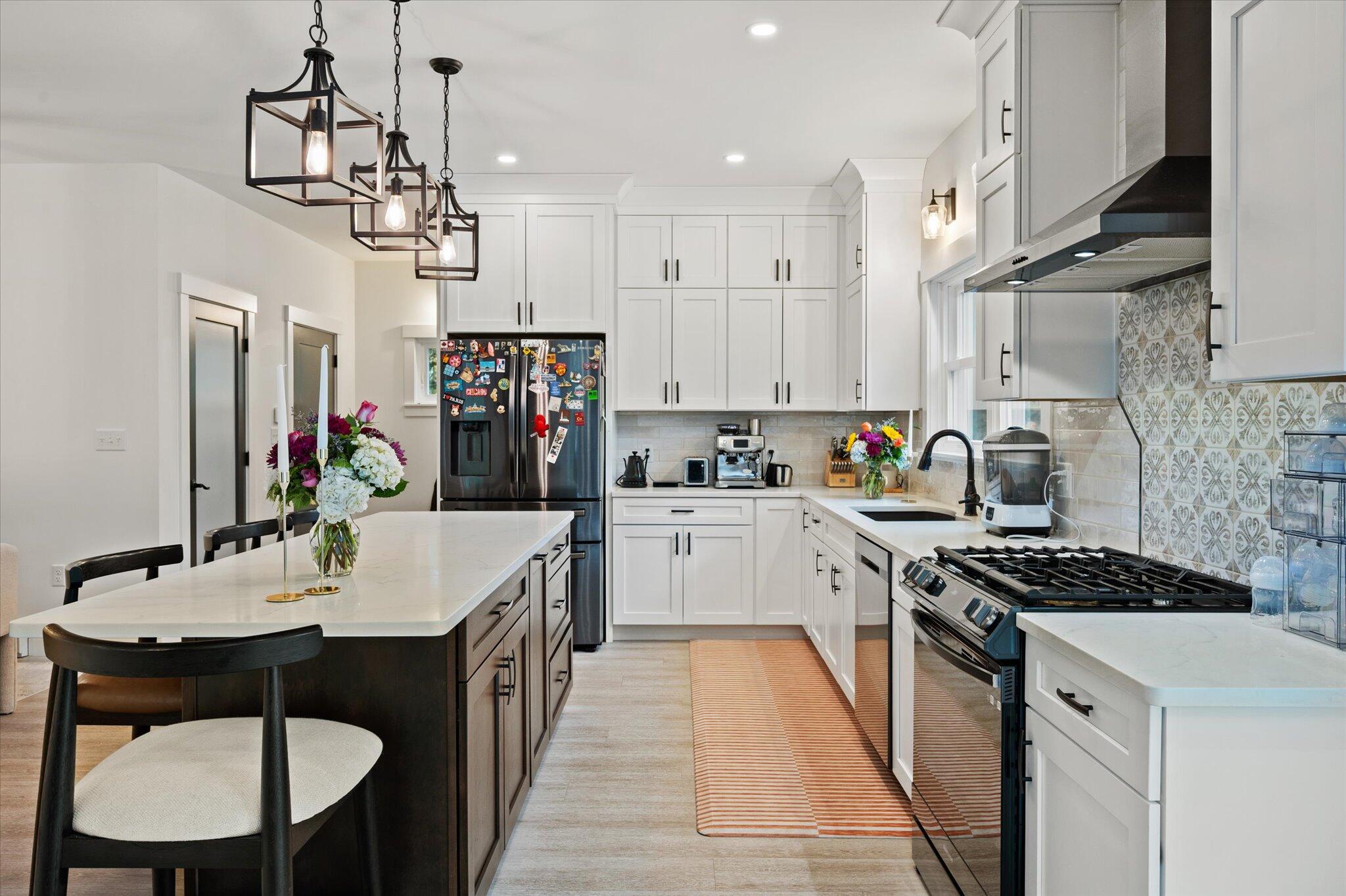 365 Walden Parke Way Bangor, ME 04401 - Photo 20 of 62 Kitchen- chef's kitchen