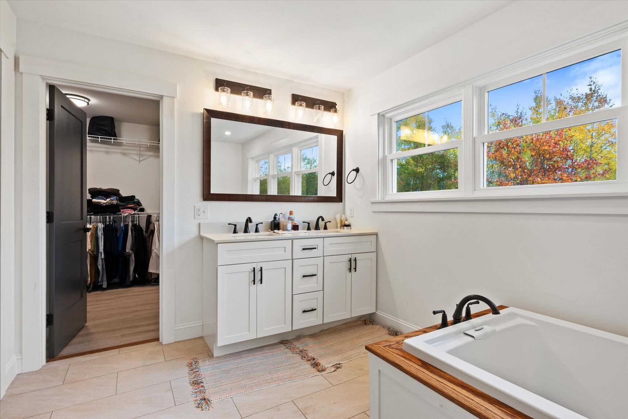 365 Walden Parke Way Bangor, ME 04401 - Photo 33 of 54 33-Primary Bathroom