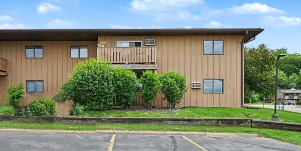 $175,000 | 125 Kingswood Drive, Unit 1D, Red Wing, MN 55066