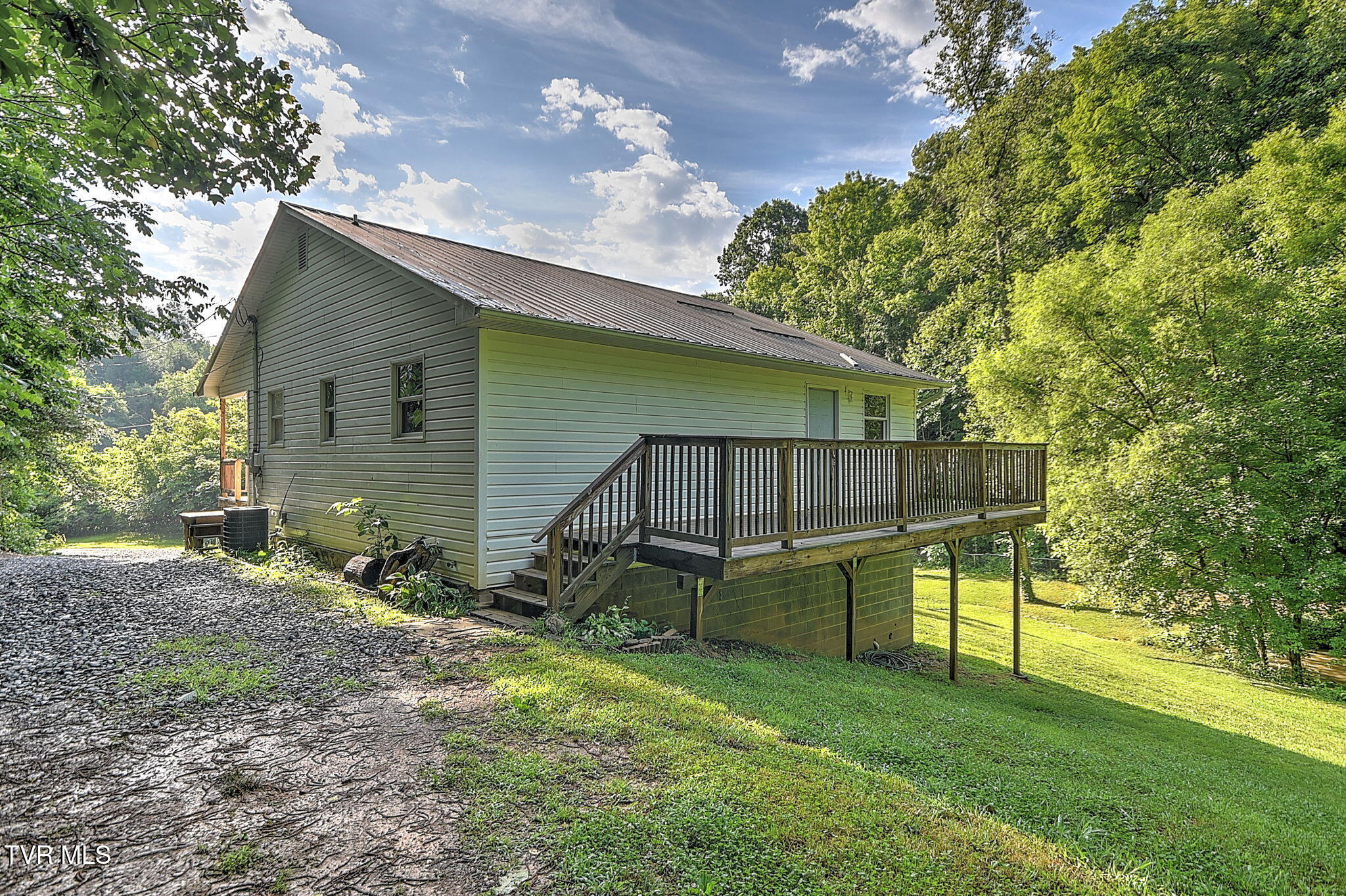 655 Wadlow Gap Road Kingsport, TN 37660 - Photo 35 of 66 26-web-or-mls-649 Wadalow Gap DP-27