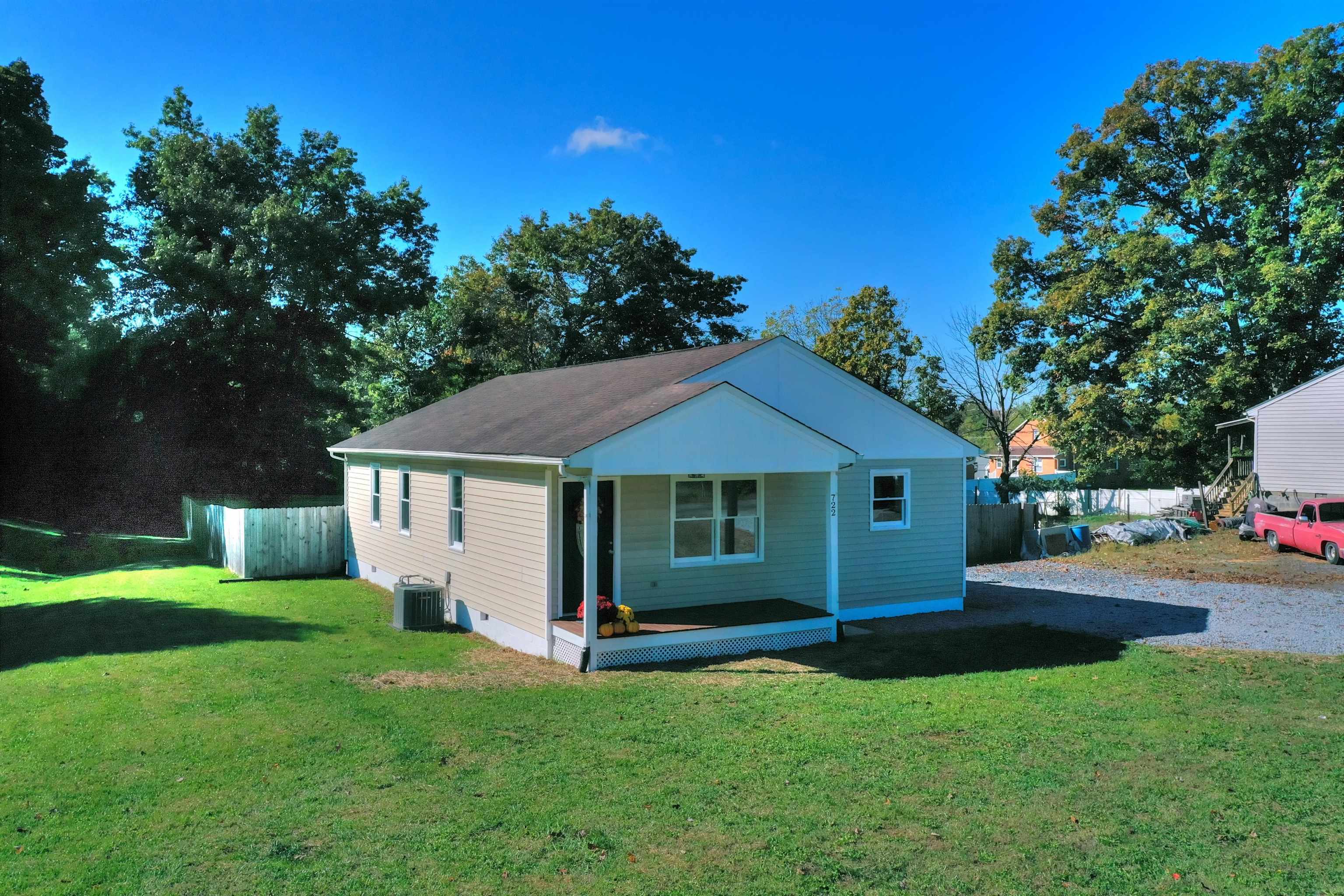 722 Georgia Avenue Waynesboro, VA 22980 - Photo 3 of 42