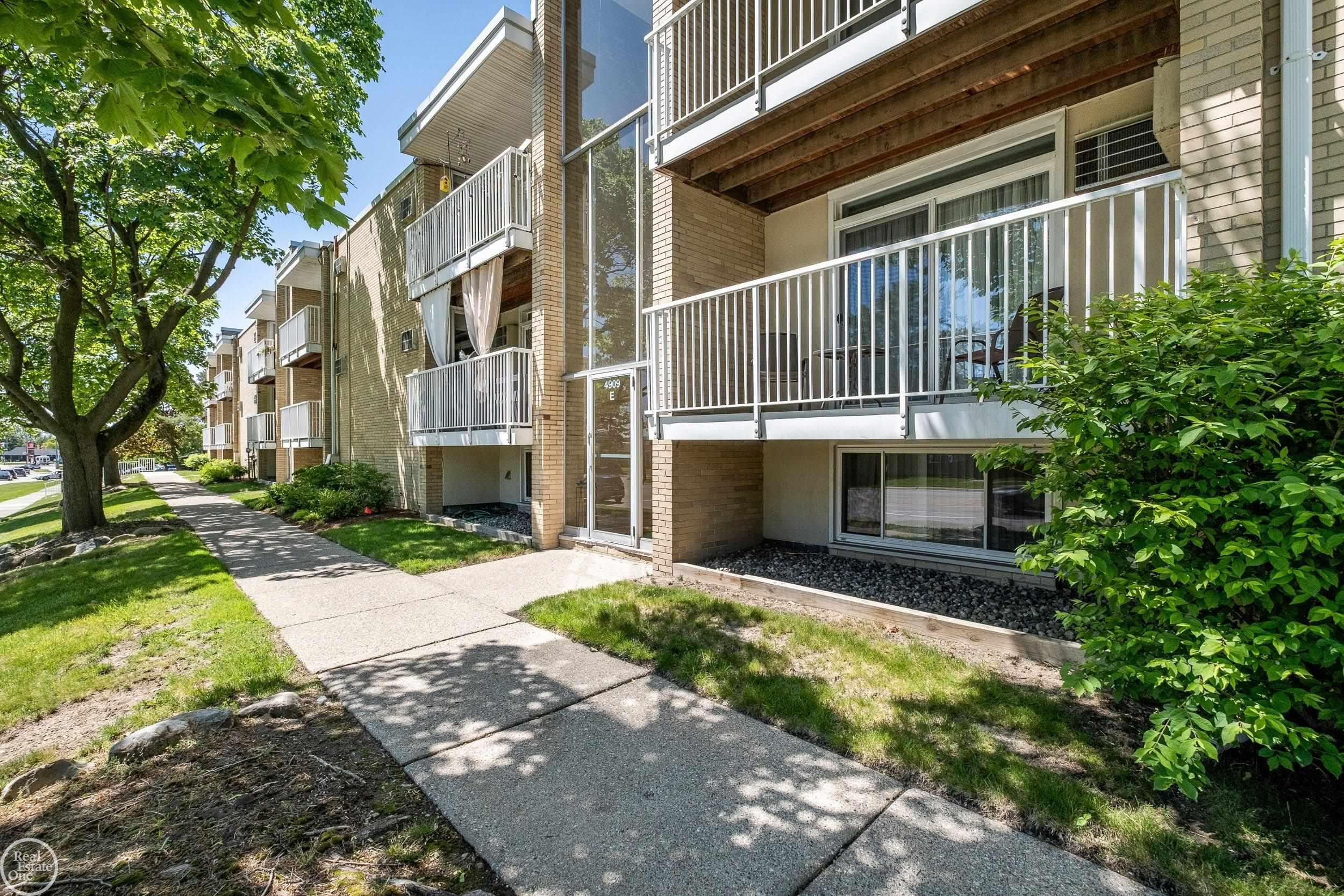 4909 Crooks Road, Unit E 5 Royal Oak, MI 48073 - Photo 28 of 35
