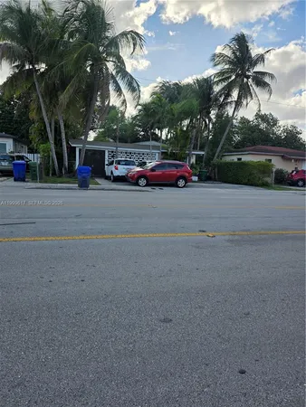 $2,490 | 2832 Southwest 37th Avenue, Unit 2834, Miami, FL 33133