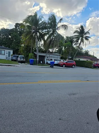 $2,490 | 2832 Southwest 37th Avenue, Unit 2834, Miami, FL 33133