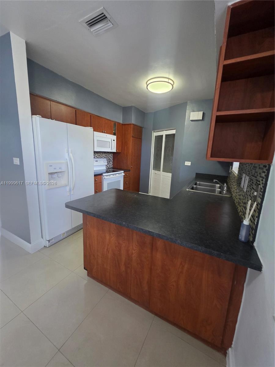 2832 Southwest 37th Avenue, Unit 2834 Miami, FL 33133 - Photo 27 of 50