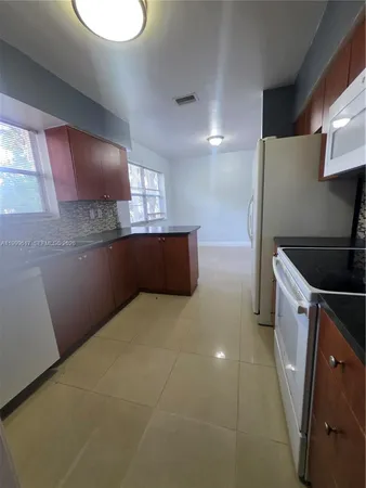 $2,490 | 2832 Southwest 37th Avenue, Unit 2834, Miami, FL 33133
