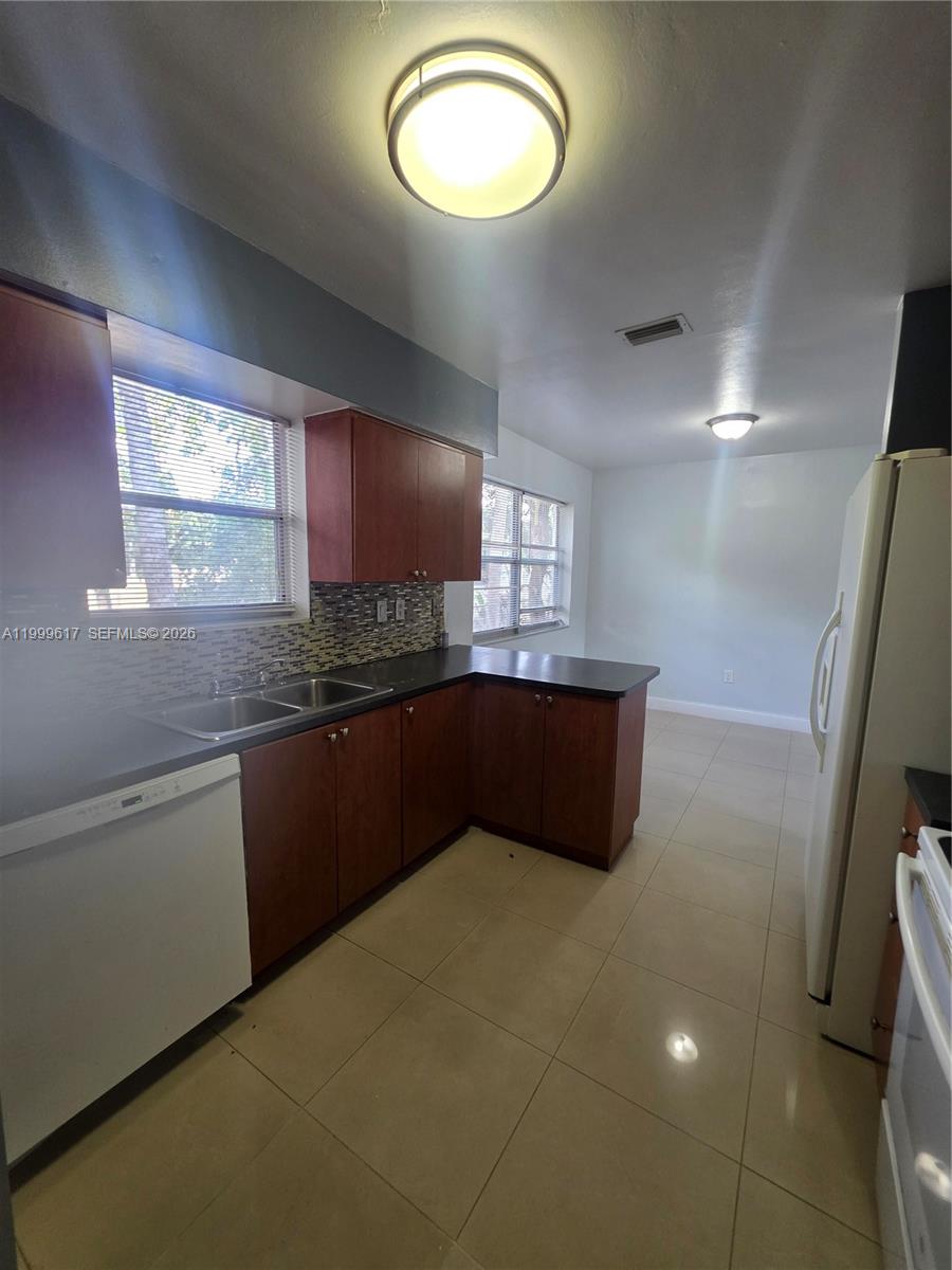 2832 Southwest 37th Avenue, Unit 2834 Miami, FL 33133 - Photo 29 of 50