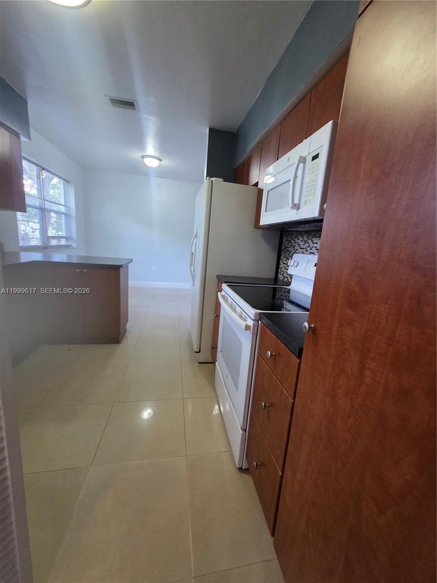 2832 Southwest 37th Avenue, Unit 2834 Miami, FL 33133 - Photo 30 of 50