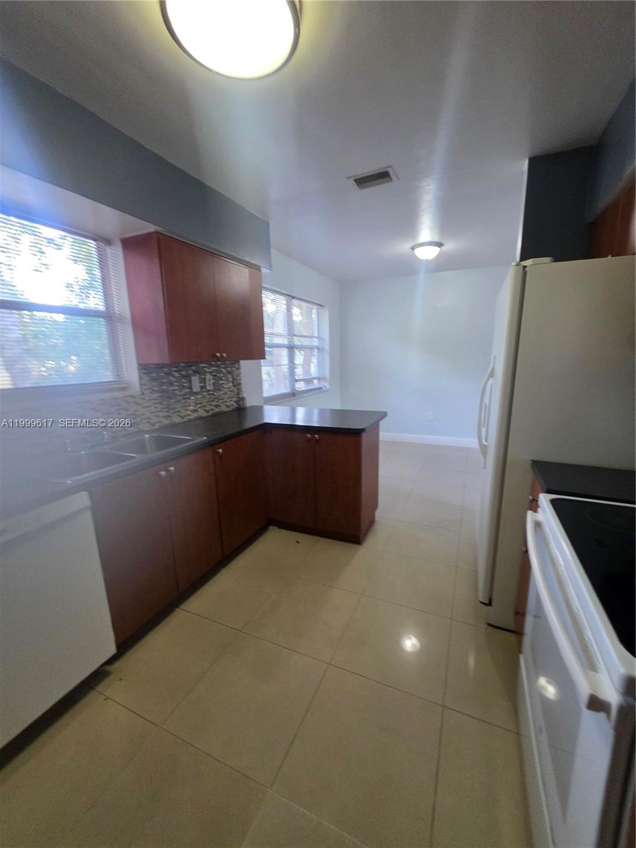 2832 Southwest 37th Avenue, Unit 2834 Miami, FL 33133 - Photo 31 of 50