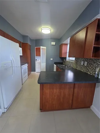 $2,490 | 2832 Southwest 37th Avenue, Unit 2834, Miami, FL 33133