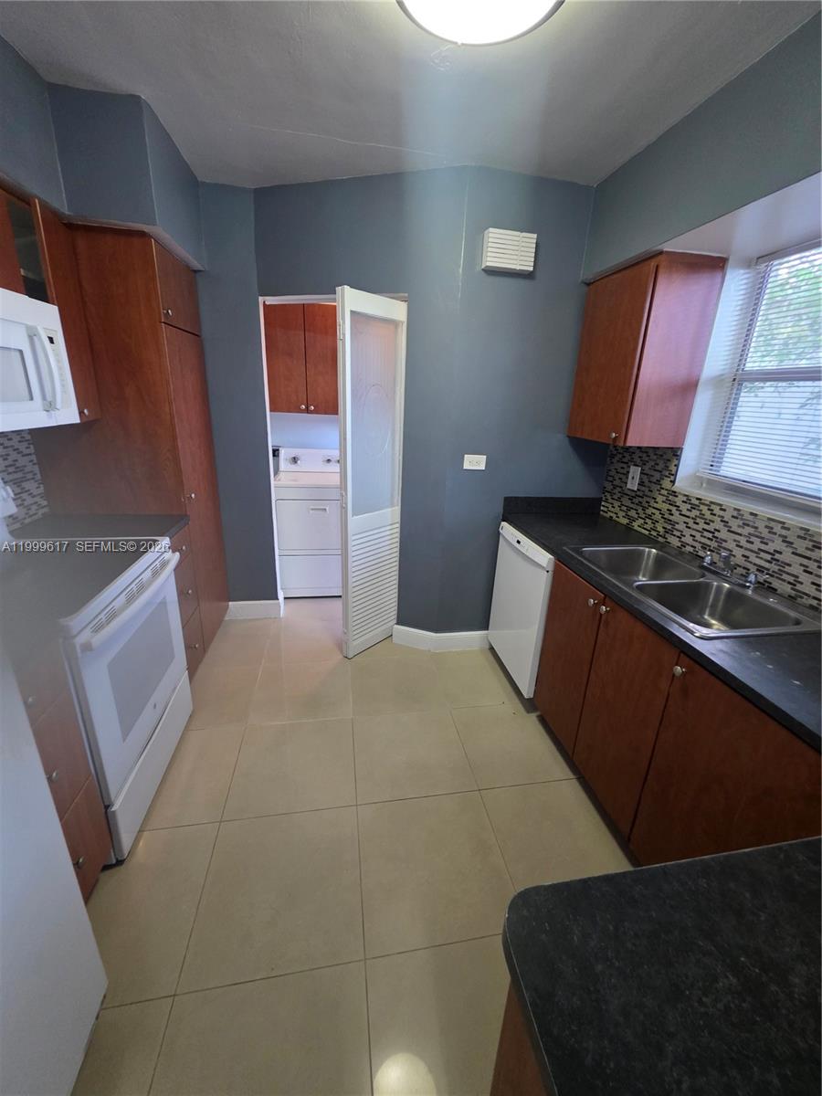 2832 Southwest 37th Avenue, Unit 2834 Miami, FL 33133 - Photo 43 of 50