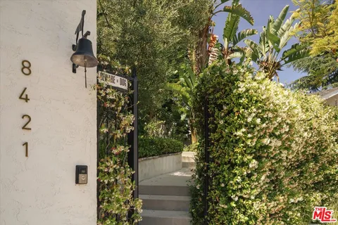 $1,549,000 | 8421 Kirkwood Drive, Los Angeles, CA 90046