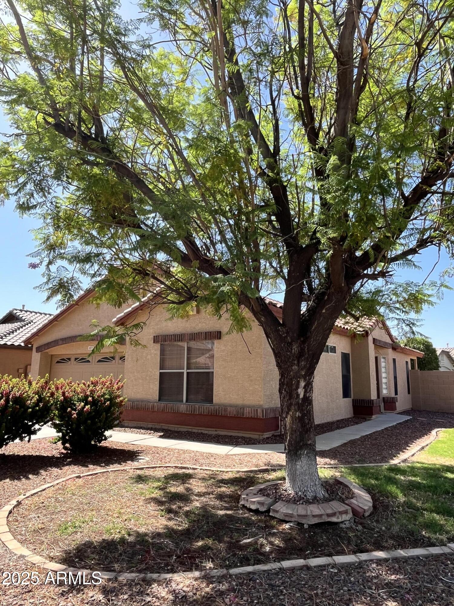 1827 East Carla Vista Dr  