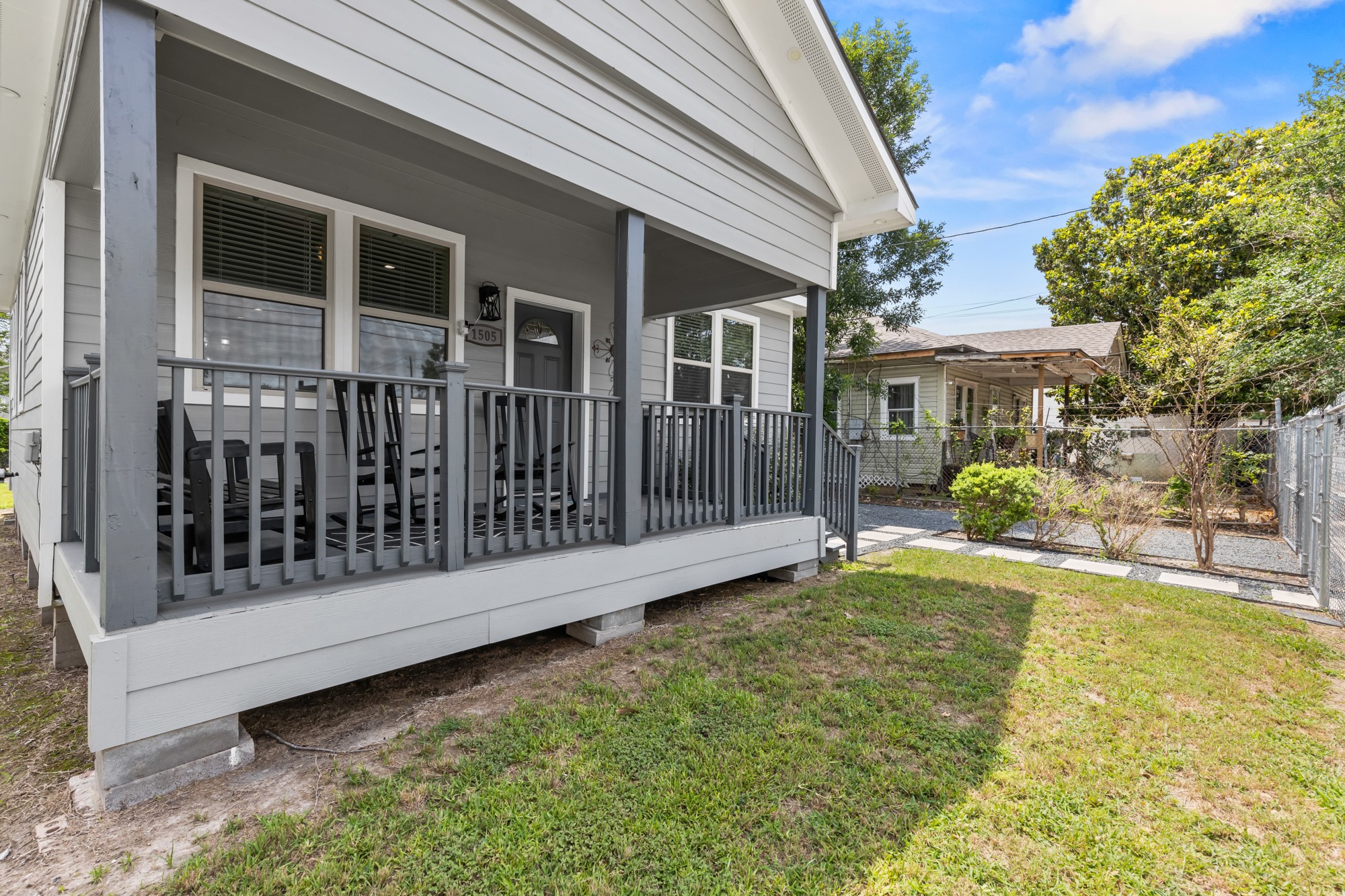 1505 Hussion Street Houston, TX 77003 - Photo 9 of 34 a view of a house with backyard and porch