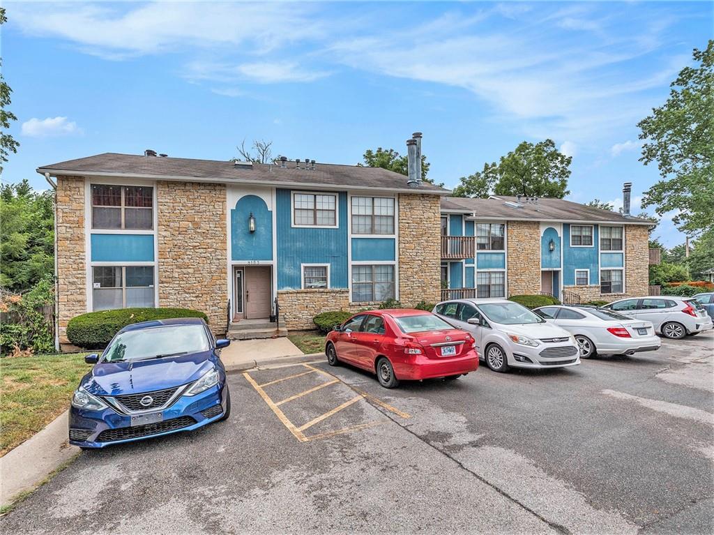 8153 Holmes Road, Unit 203 Kansas City, MO 64131 - Photo 2 of 17