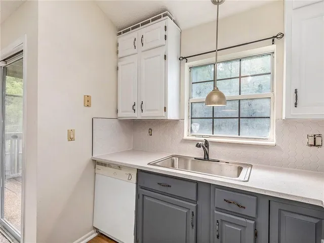 $90,000 | 8153 Holmes Road, Unit 203, Kansas City, MO 64131