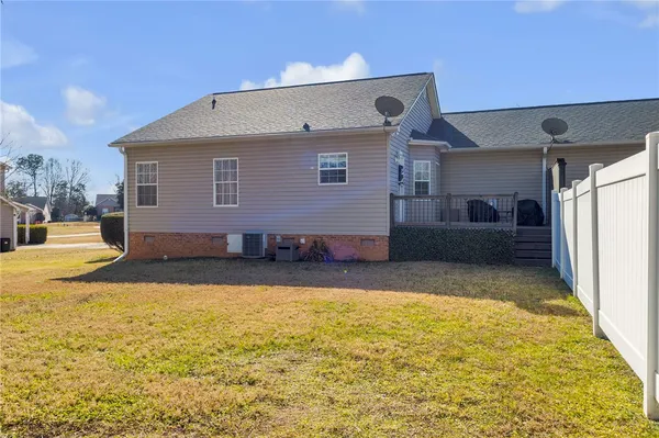 $225,000 | 208 River Oaks Circle, Piedmont, SC 29673