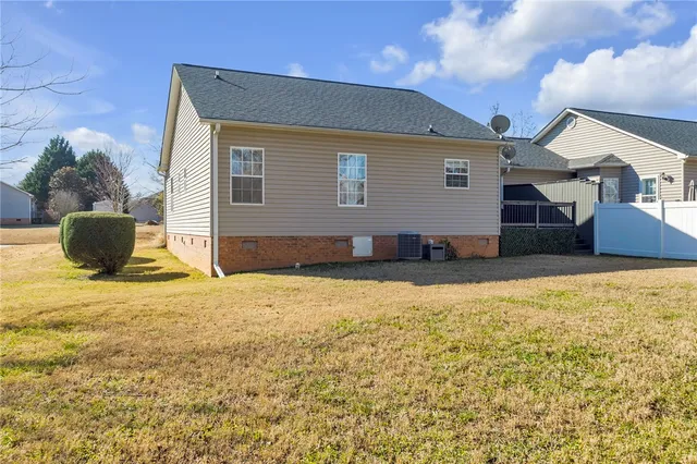 $239,900 | 208 River Oaks Circle, Piedmont, SC 29673