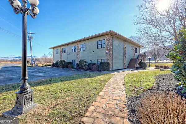 $625,000 | 1688 Lakeview Drive, Unit 1D, Young Harris, GA 30582