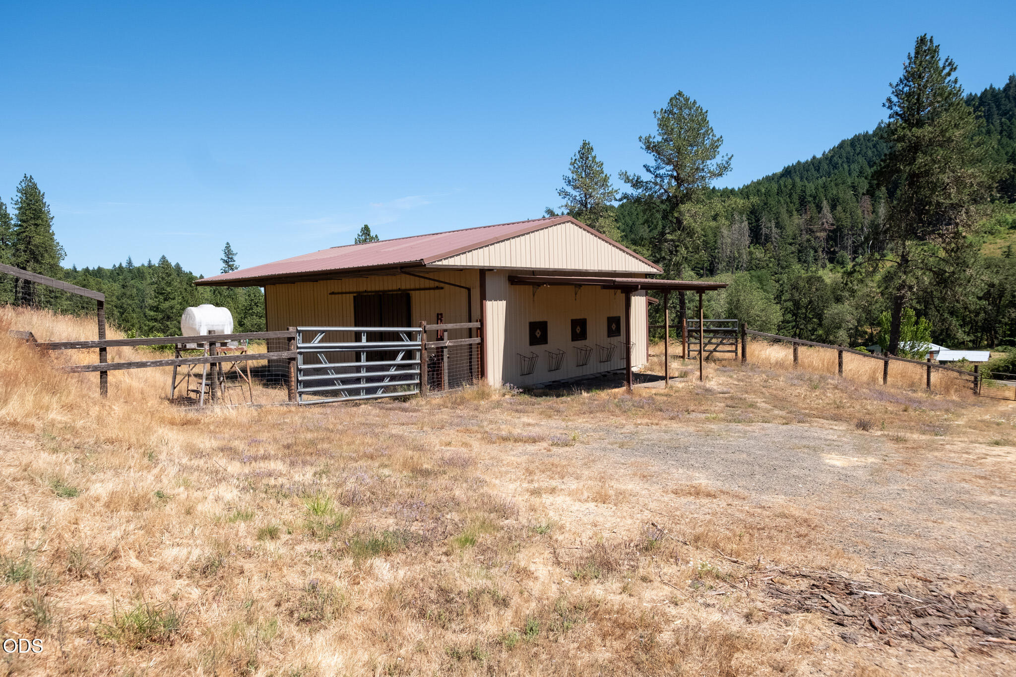 1329 Larson Road Roseburg, OR 97471 - Photo 10 of 65