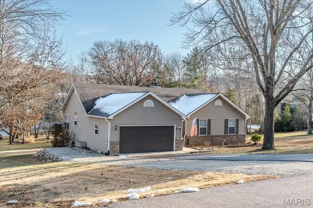 $445,000 | 1821 Deer Run Trail, Pacific, MO 63069