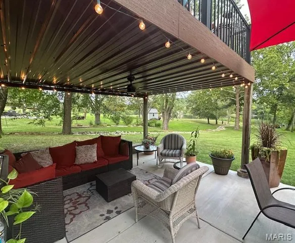 $445,000 | 1821 Deer Run Trail, Pacific, MO 63069