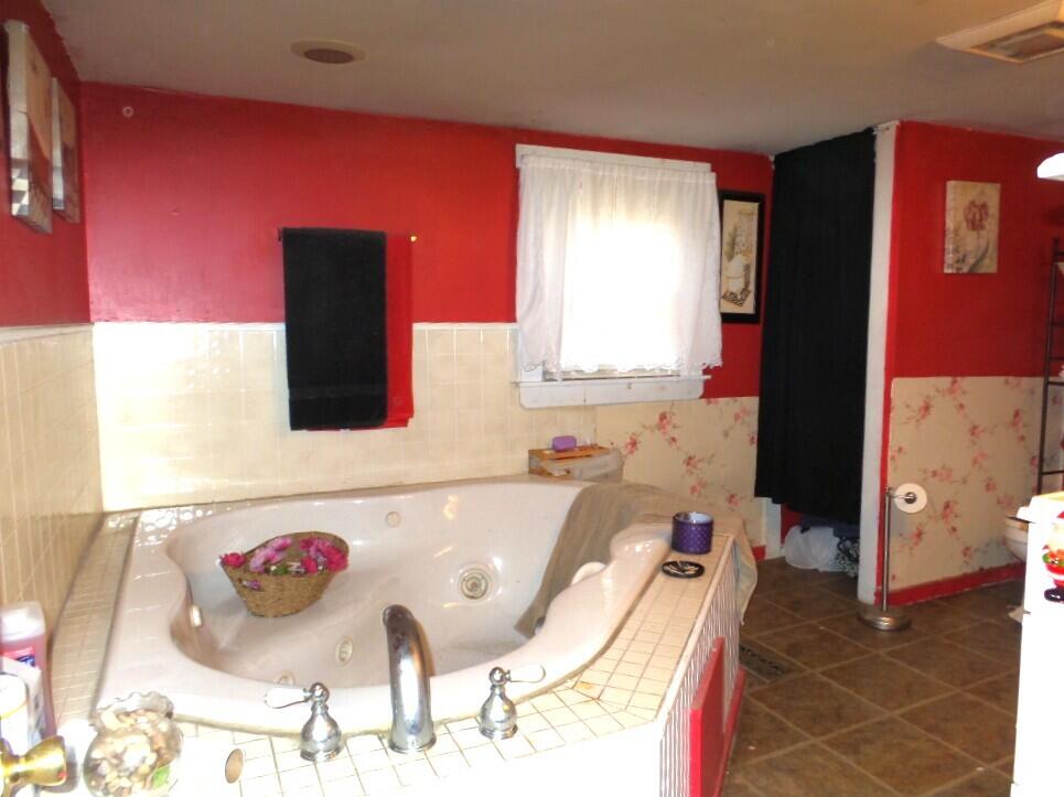 203 Bigelow Hill Road Norridgewock, ME 04957 - Photo 14 of 15 Full bath