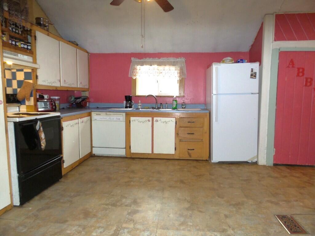 203 Bigelow Hill Road Norridgewock, ME 04957 - Photo 6 of 15 Kitchen