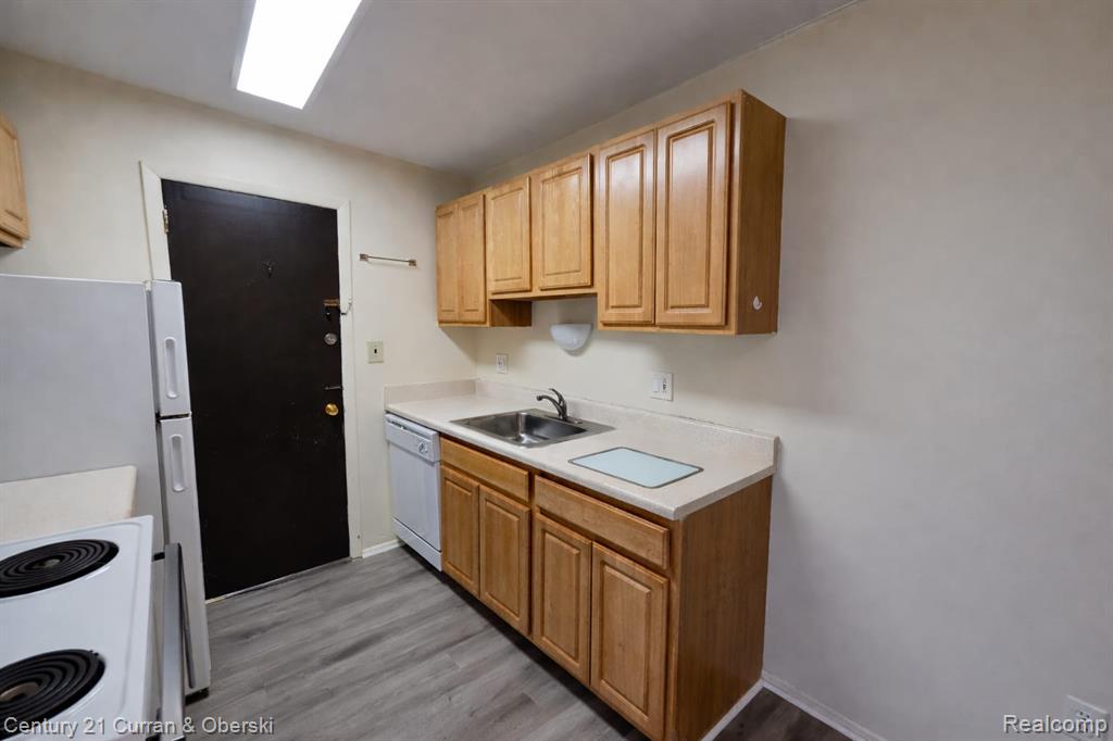 6015 Southfield Road, Unit 8 Detroit, MI 48228 - Photo 7 of 13