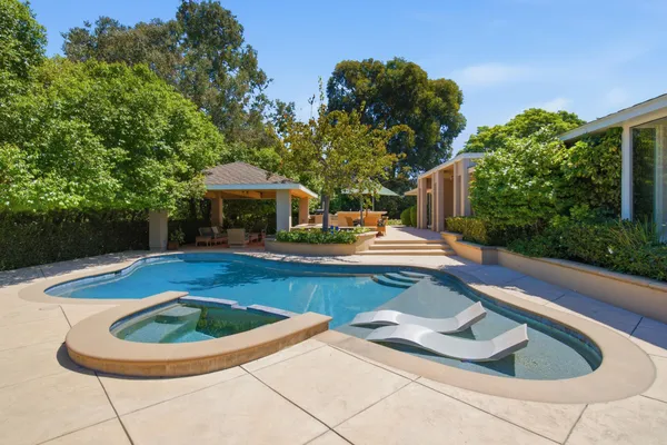 $2,495,000 | 125 Vientos Road, Camarillo, CA 93010
