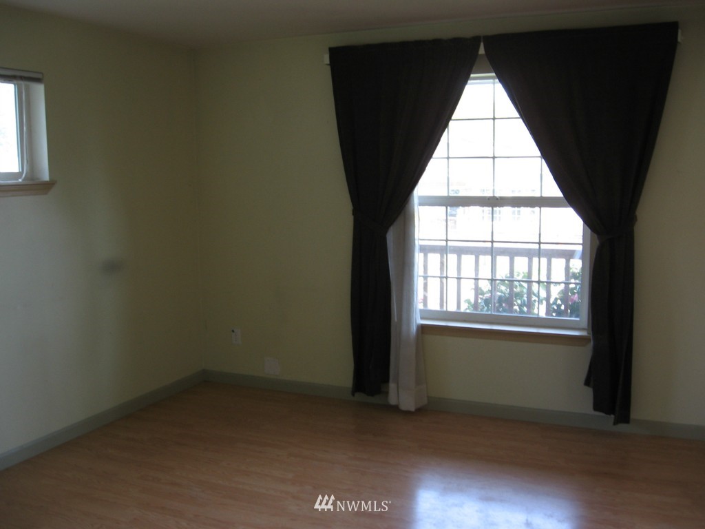 26407 Barrett Road Northeast Kingston, WA 98346 - Photo 3 of 20 Gallery Image 3