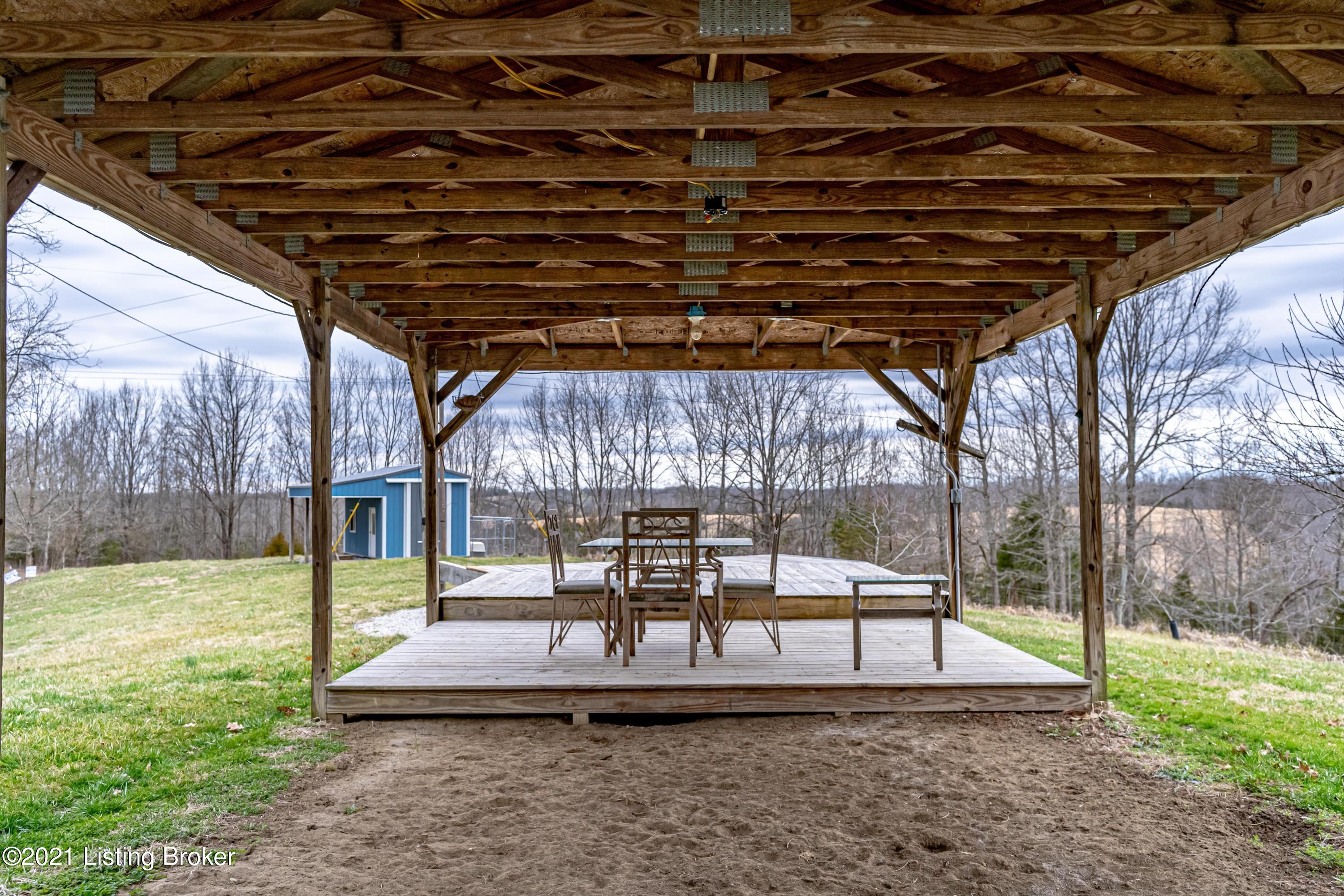 2000 Leathers Road Lawrenceburg, KY 40342 - Photo 27 of 41 Deck