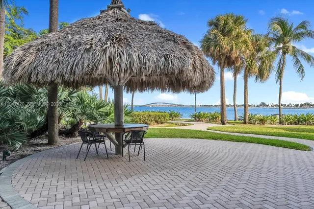 $1,200,000 | 2451 Brickell Avenue, Unit 17D, Miami, FL 33129