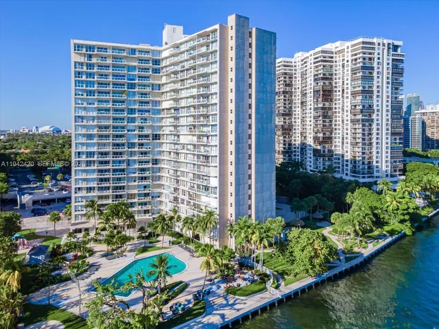 $1,200,000 | 2451 Brickell Avenue, Unit 17D, Miami, FL 33129