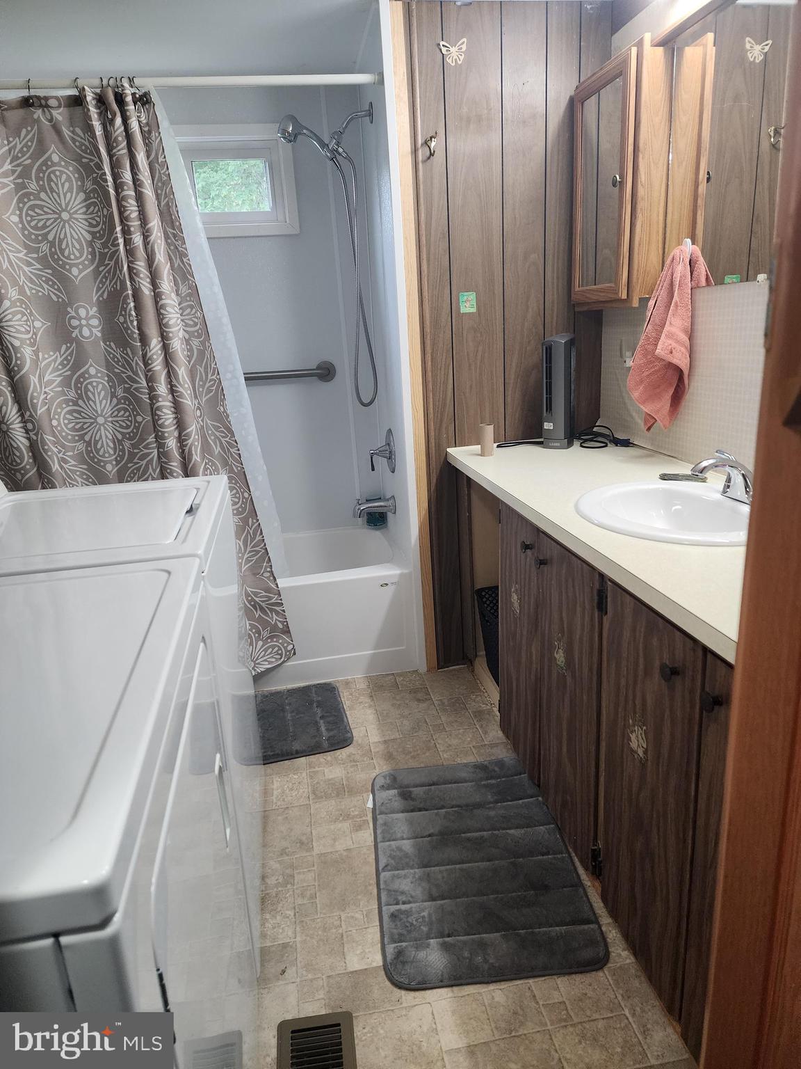 22916 Cavetown Church Road Smithsburg, MD 21783 - Photo 8 of 13 Bathroom/laundry